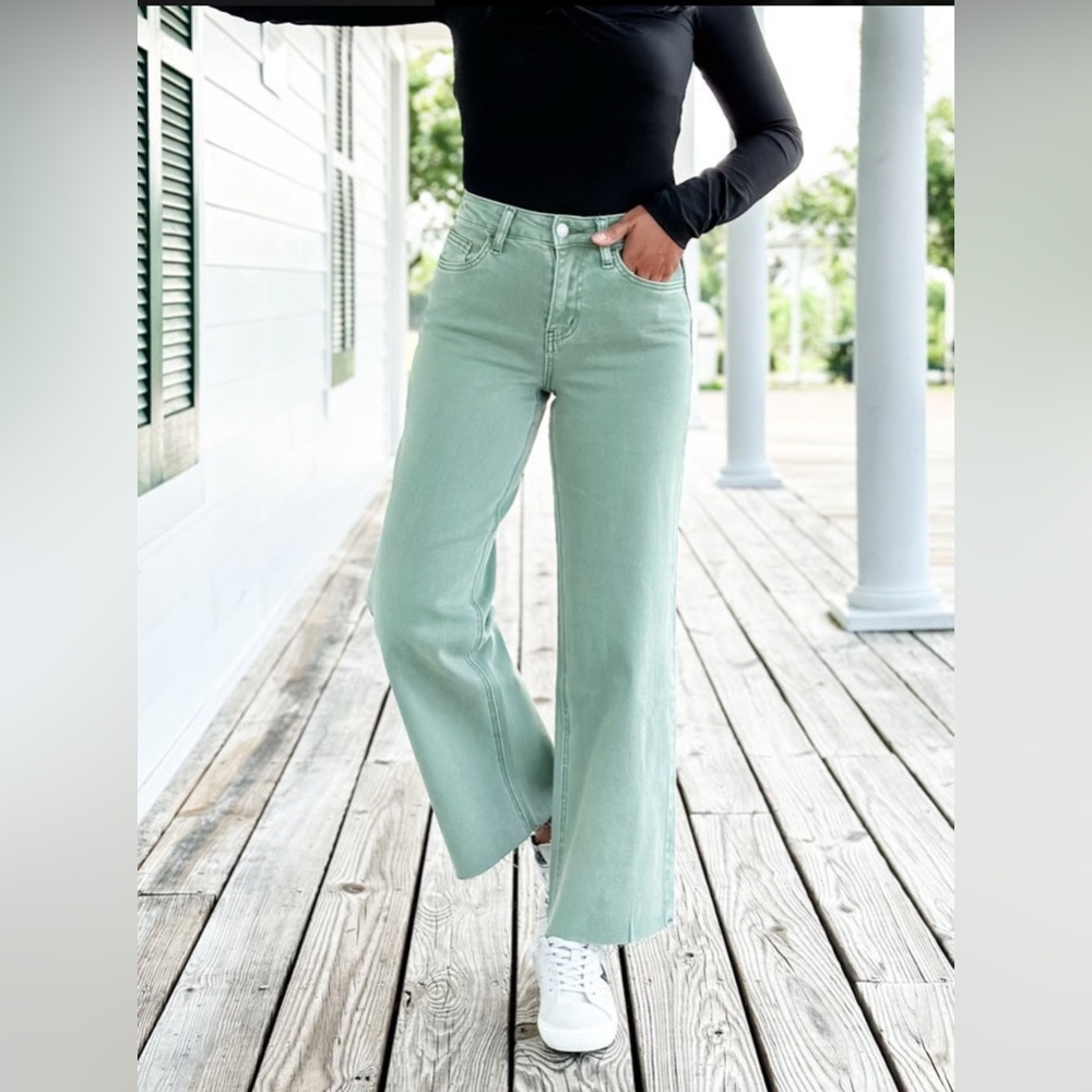 Size 31 Vervet Wide Leg Cropped Jeans